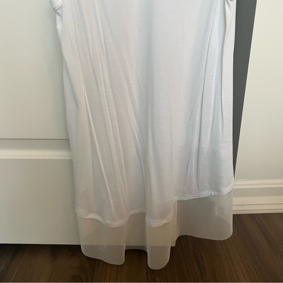 Bcbg MaxAzria White Mesh Top- Size XS; Excellent Condition - Picture 5 of 9